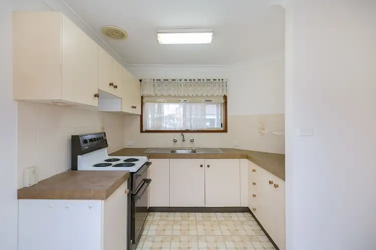 14 Gilbert Avenue, Gorokan NSW 2263