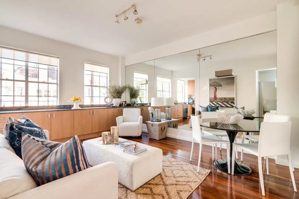 Main view of Homely apartment listing, 29/2 Greenknowe Avenue, Elizabeth Bay NSW 2011