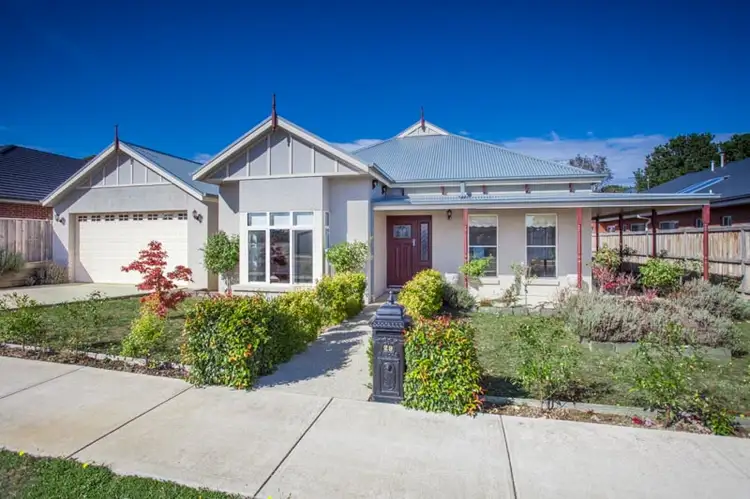 29 Mulgutherie Way, Gisborne VIC 3437