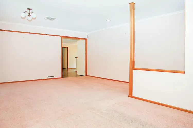 Fifth view of Homely house listing, 10 Ashmore Place, Onkaparinga Hills SA 5163