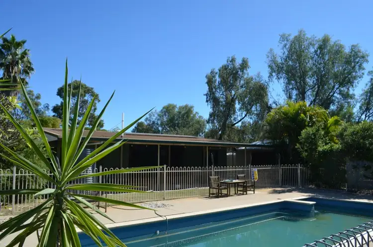 10 Silica Road, Emerald QLD 4720