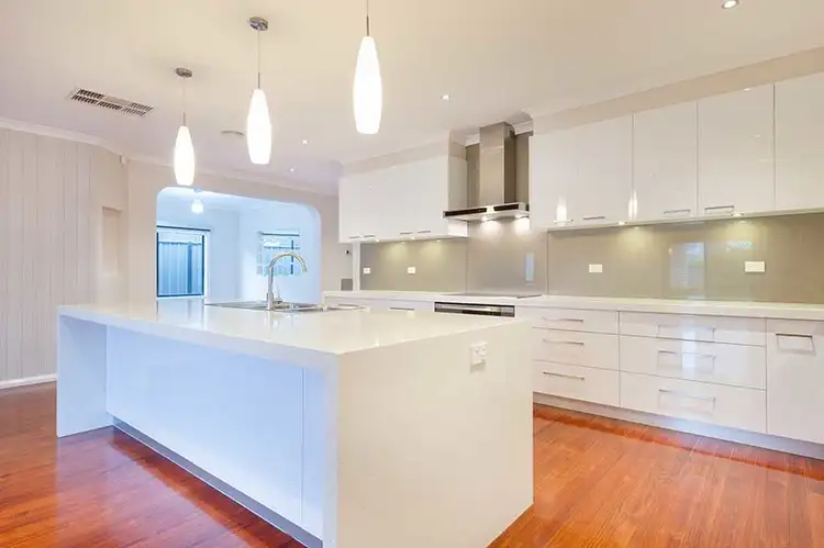 Sixth view of Homely house listing, 12 Viewside Cres, Craigieburn VIC 3064