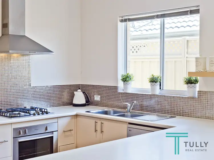 Second view of Homely house listing, 18 Pardalote Court, Beeliar WA 6164