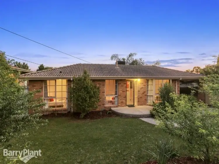 13 Barker Drive, Mooroolbark VIC 3138