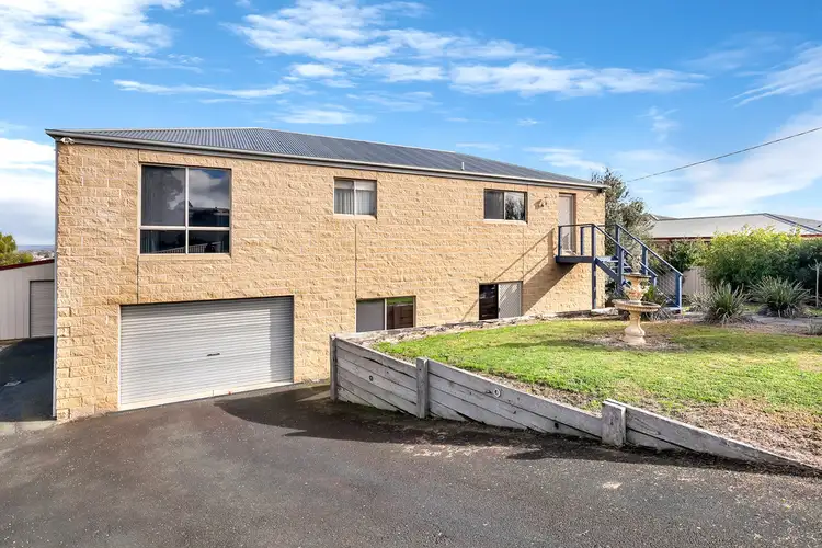 9 Saunders Close, Mount Pleasant VIC 3350