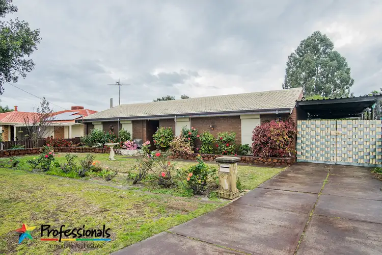 99 Groveland Drive, Camillo WA 6111