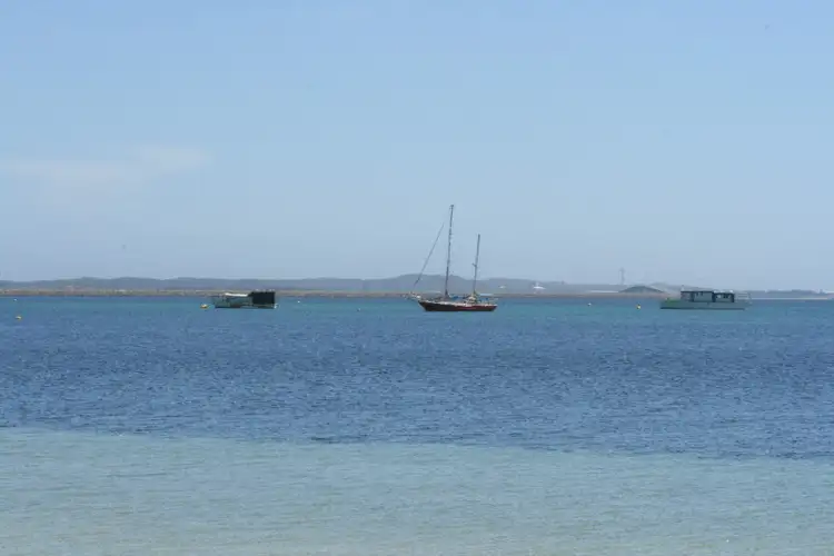 68 Lake St, Rockingham WA 6168