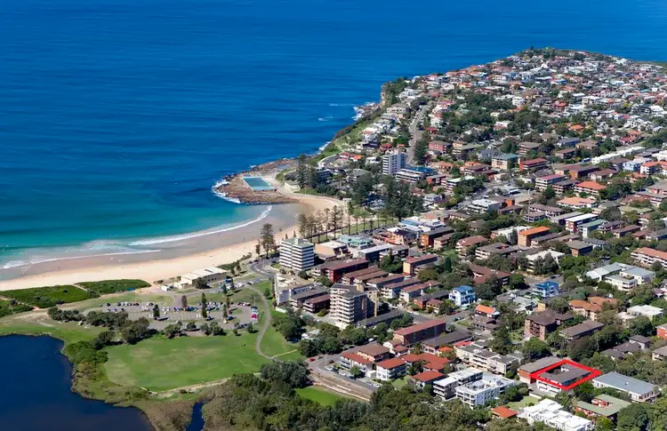 Second view of Homely unit listing, 7/60 Dee Why Parade, Dee Why NSW 2099