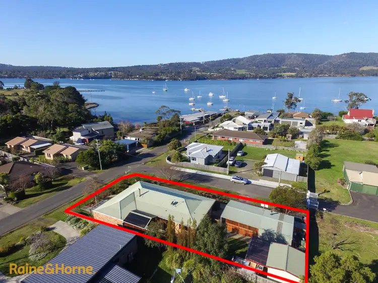 135 Beach Road, Margate TAS 7054