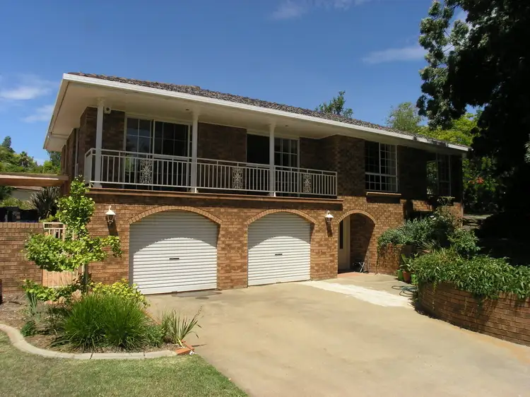8 Wiare Circuit, Orange NSW 2800