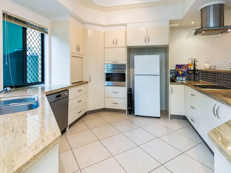 Fourth view of Homely semi-detached listing, 1/27 Donald Avenue, Paradise Point QLD 4216