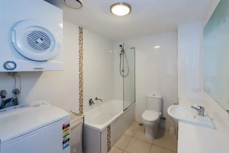 Sixth view of Homely unit listing, 11/11 Riding Road, Hawthorne QLD 4171