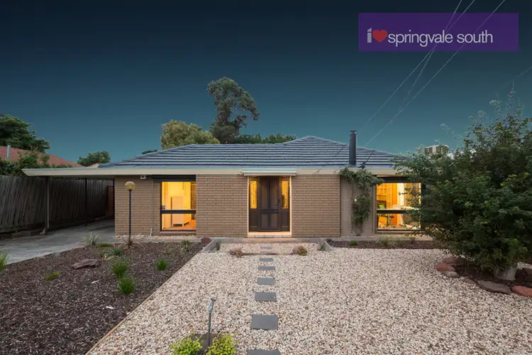 19 Amersham Avenue, Springvale South VIC 3172