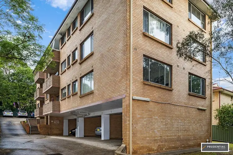 2/28 Moore Street, Campbelltown NSW 2560