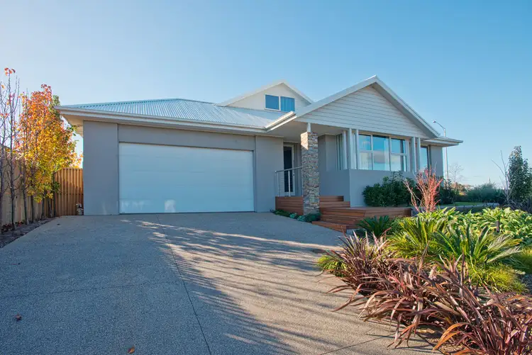 2 Cassinia Drive, Bacchus Marsh VIC 3340