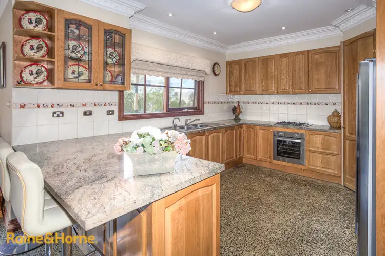 Fifth view of Homely house listing, 10 Valley View Crescent, Sunbury VIC 3429