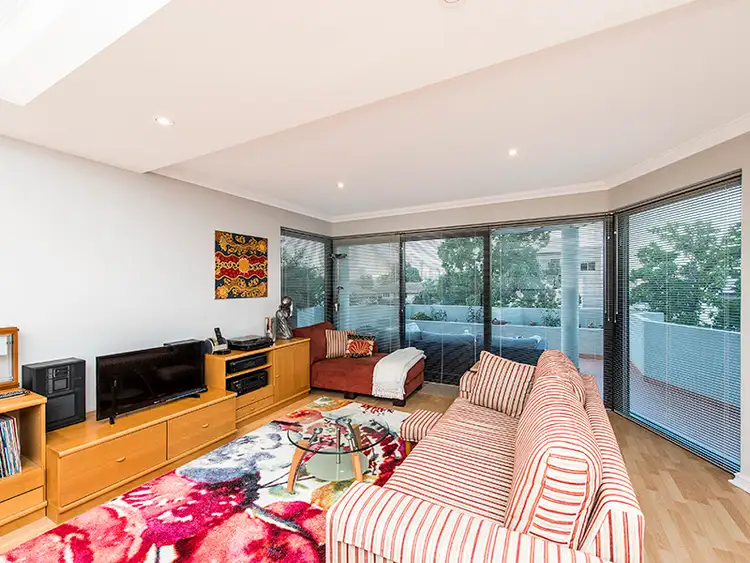 Sixth view of Homely apartment listing, 4/2 Rose Ave, South Perth WA 6151