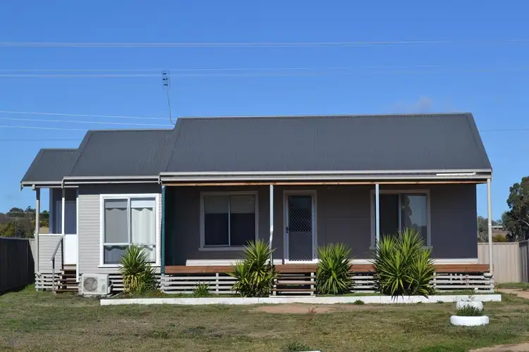 3 Oak Place, Inverell NSW 2360