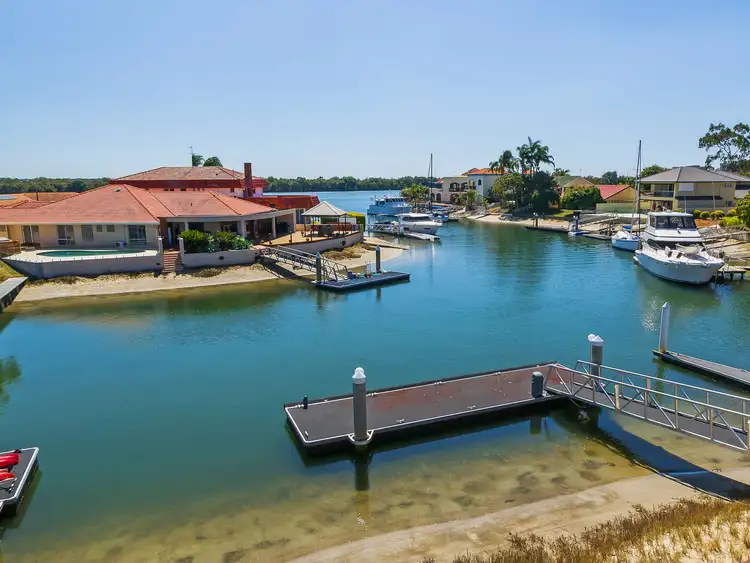 7 Dobell Avenue, Paradise Point QLD 4216