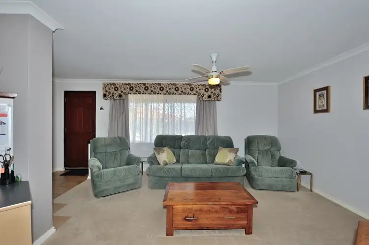 Fifth view of Homely house listing, 2 Greenlea Crescent, Warnbro WA 6169