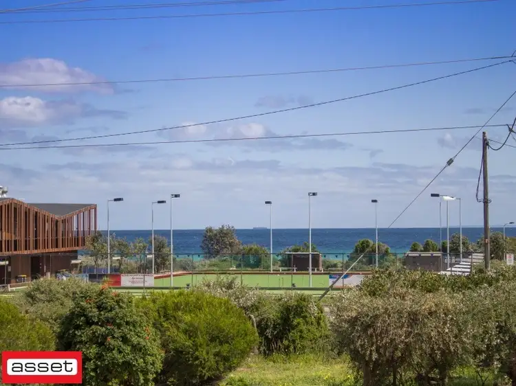 4/4 Nepean Highway, Seaford VIC 3198