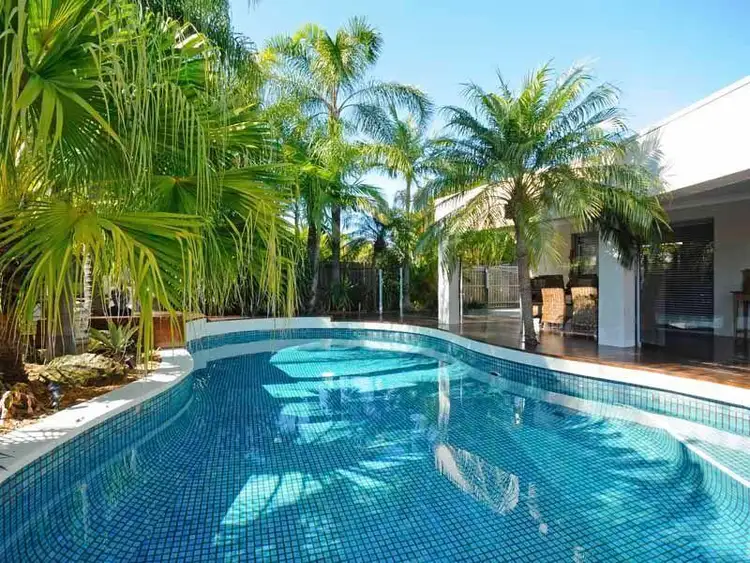 2 White Heather Court, Benowa Waters QLD 4217