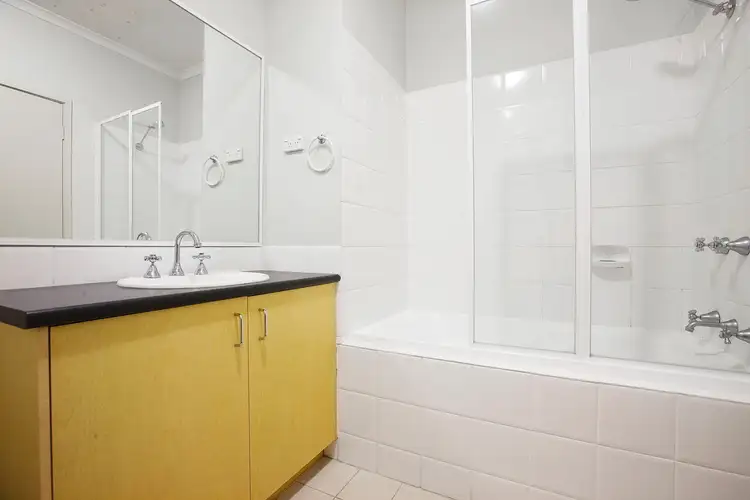 Fifth view of Homely apartment listing, 2/8-32 Howlett Street, Kensington VIC 3031