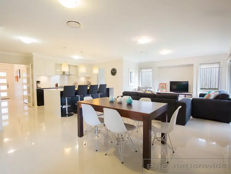 Second view of Homely house listing, 4 Les Circuit, Gillieston Heights NSW 2321