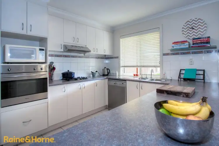 Sixth view of Homely house listing, 8 O'Reilly Court, Sunbury VIC 3429