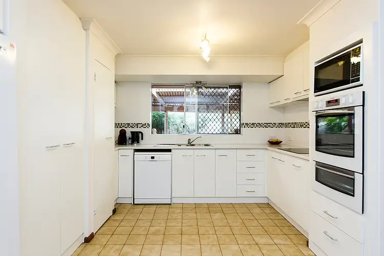 Seventh view of Homely house listing, 10 Arrochar Court, Hamersley WA 6022