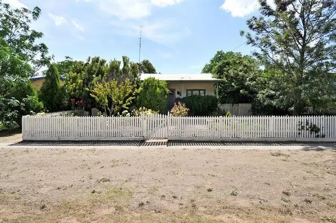 19 Marginata Crescent, Dwellingup WA 6213