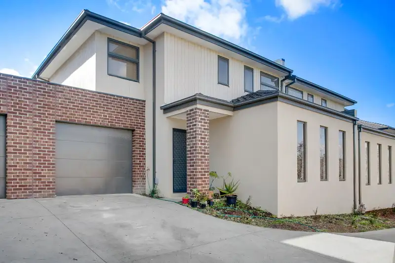 Main view of Homely townhouse listing, 2/3 Mahon Avenue, Beaconsfield VIC 3807