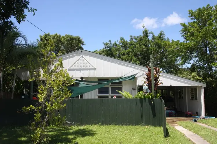8 Crawford Street, Mossman QLD 4873