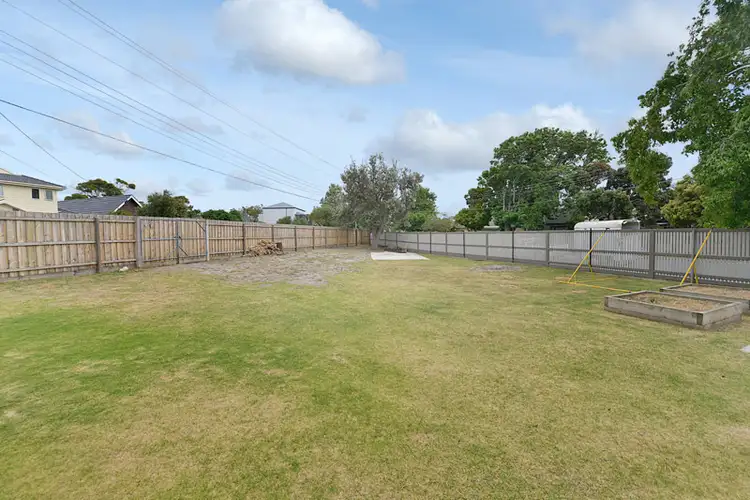 19a Fortescue Avenue, Seaford VIC 3198