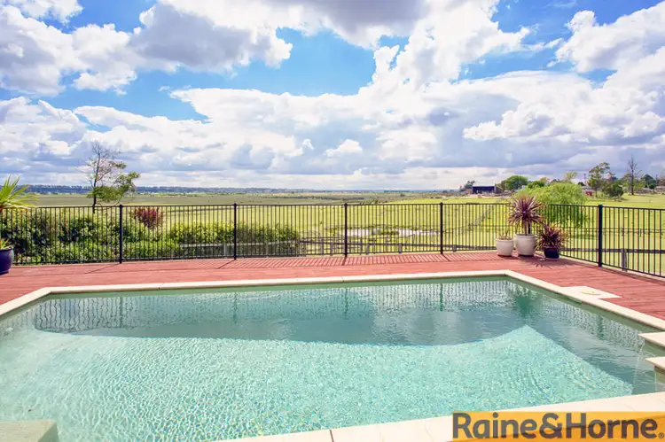 29 Strong Place, Richmond NSW 2753