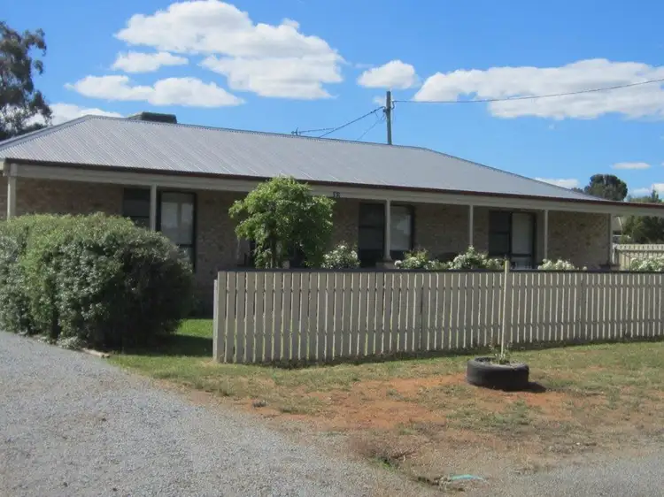 32 Orr Street, Coolamon NSW 2701