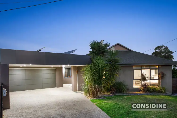 5 Douglas Court, Strathmore Heights VIC 3041