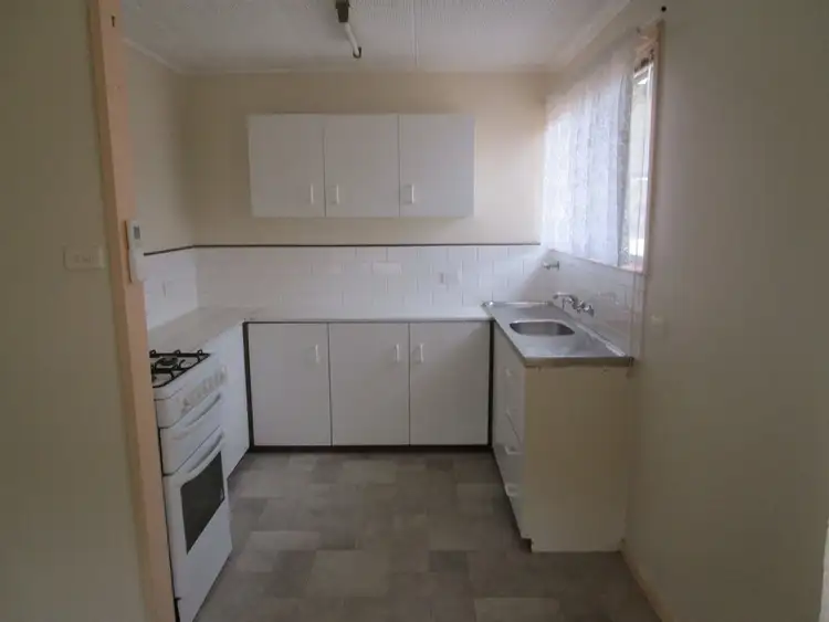 Sixth view of Homely house listing, 8 Napier Court, Berri SA 5343