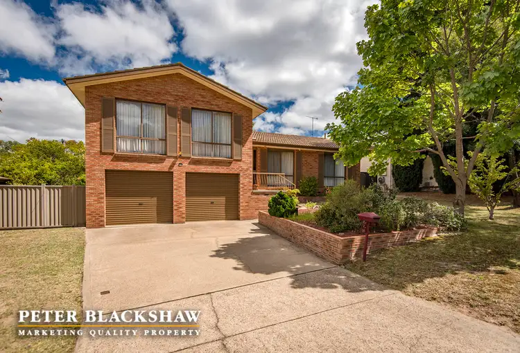 16 Chataway Crescent, Fadden ACT 2904