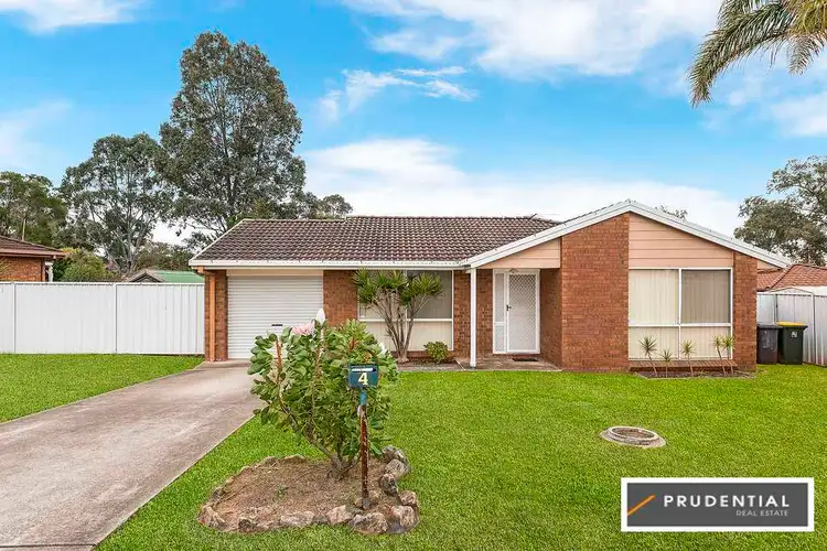 4 Sebastian Avenue, Rosemeadow NSW 2560