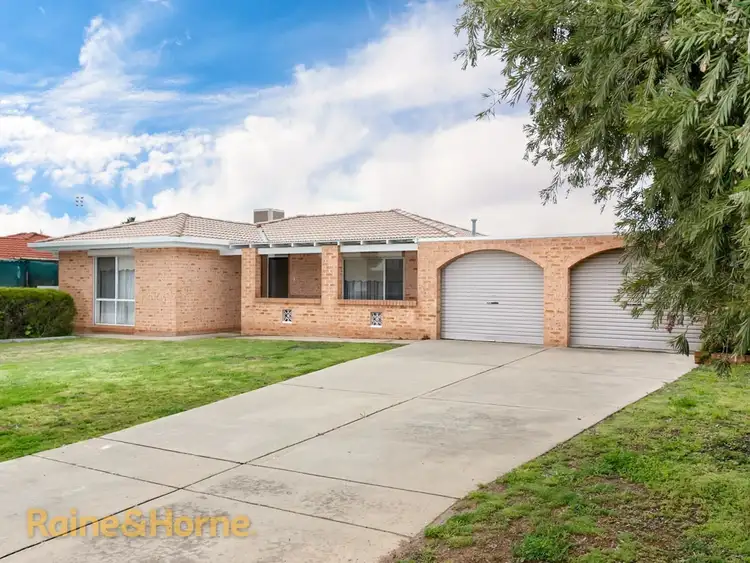 2 Kobi Place, Glenfield Park NSW 2650