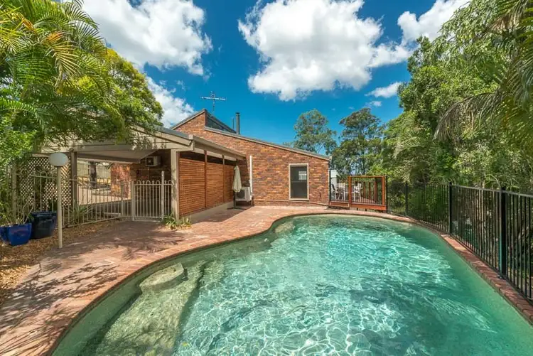 22 Stralock Street, Chapel Hill QLD 4069