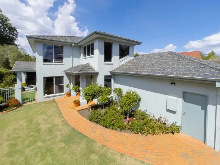 10 Alfred Street North, Lake Wendouree VIC 3350