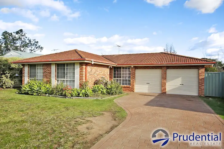 9 Crommelin Crescent, St Helens Park NSW 2560