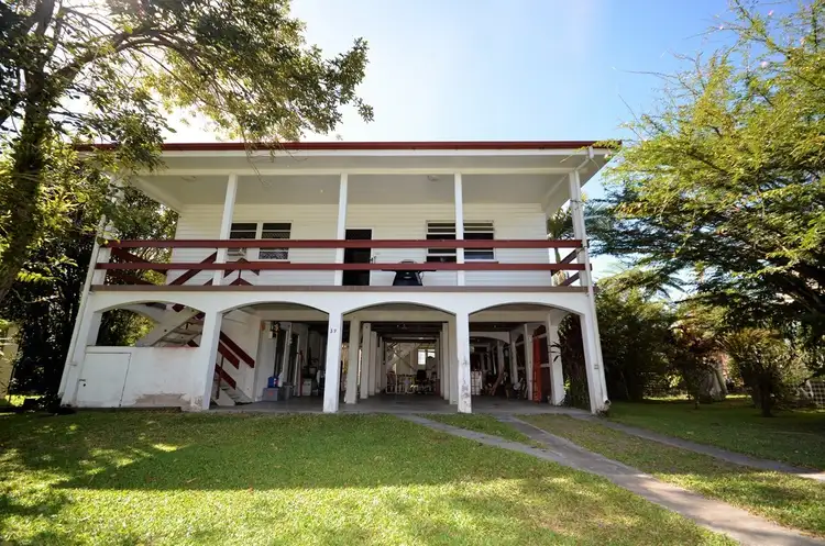 39 Mossman Street, Mossman QLD 4873
