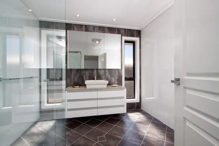 Third view of Homely unit listing, 4/18-20 Railway Street, Turvey Park NSW 2650