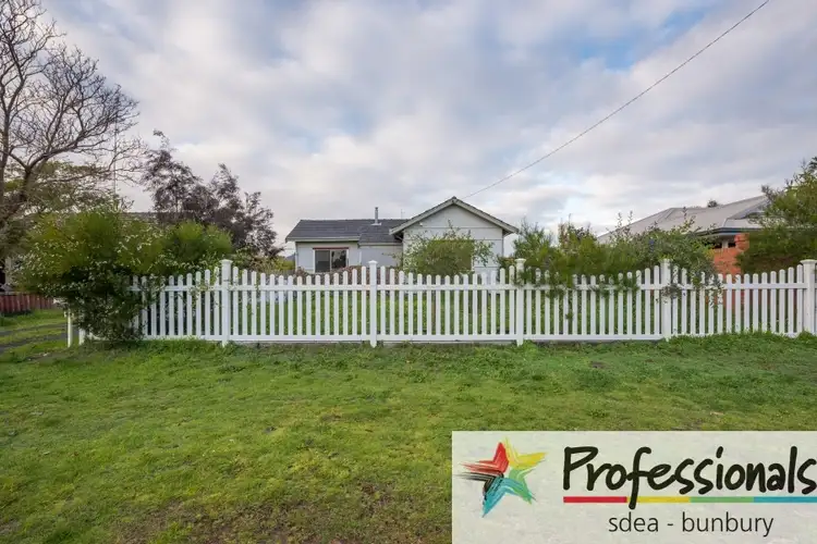 19 Mondak Place, Carey Park WA 6230