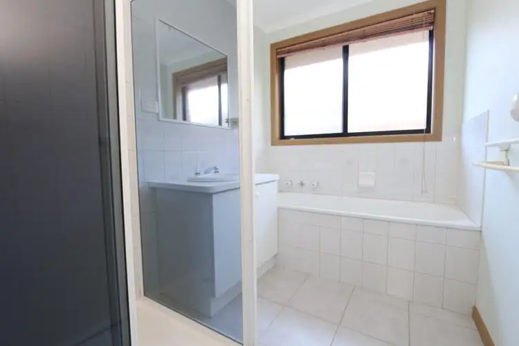 Sixth view of Homely house listing, 8 Lidgerwood Close, Hoppers Crossing VIC 3029