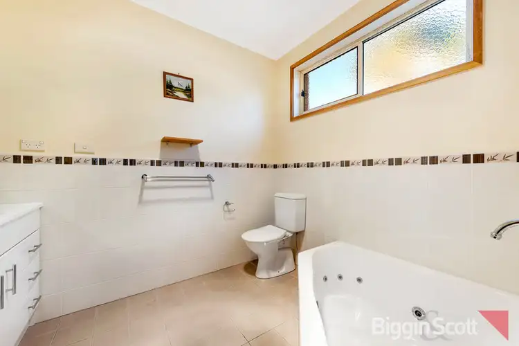 Second view of Homely house listing, 4 Hovea Court, Mount Waverley VIC 3149