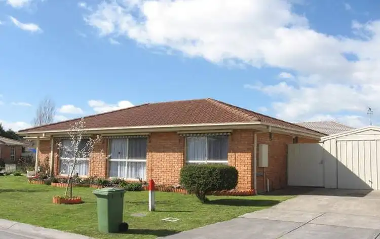 30 Insignia Crescent, Berwick VIC 3806